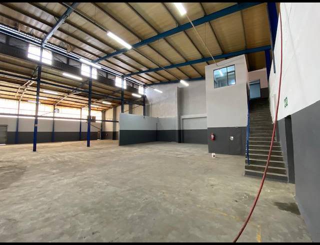 6,000M² WAREHOUSE TO LET IN NEW GERMANY